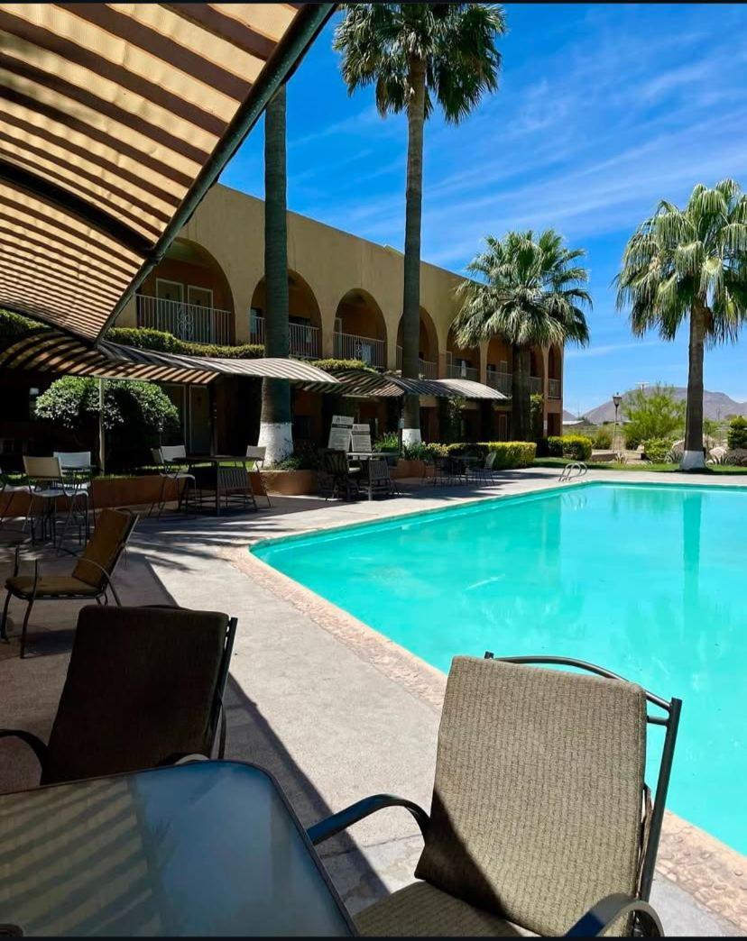 Hotel Santa Fe Camargo Buitenkant foto